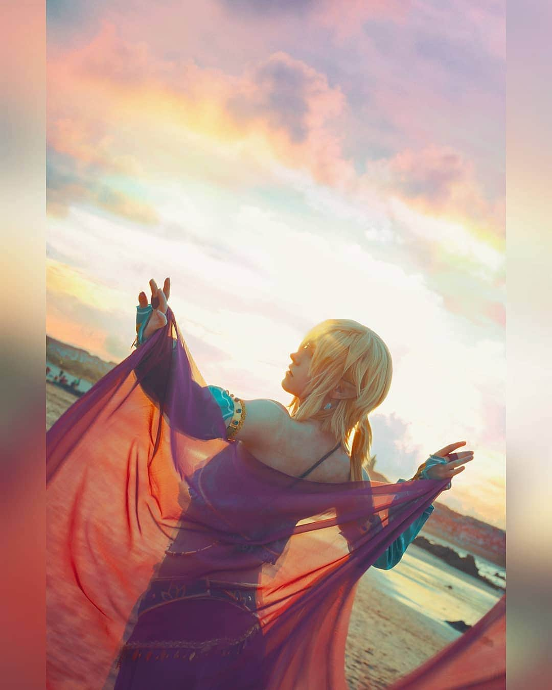 Geheさんのインスタグラム写真 - (GeheInstagram)「Two new Gerudo Link pics 😤 shooting with organza fabrics is always so fun, specially when it comes to a cosplay with very simple design like this, it helps make photo compositions richer ✨  #GerudoLink #BotW #Cosplay #LinkCosplay #BreathOfTheWildCosplay #Zelda #ZeldaCosplay #Photography #CosplayPhotography #Geheichou 📷 by @reinoharu.ph edit by me」7月20日 1時20分 - geheichou