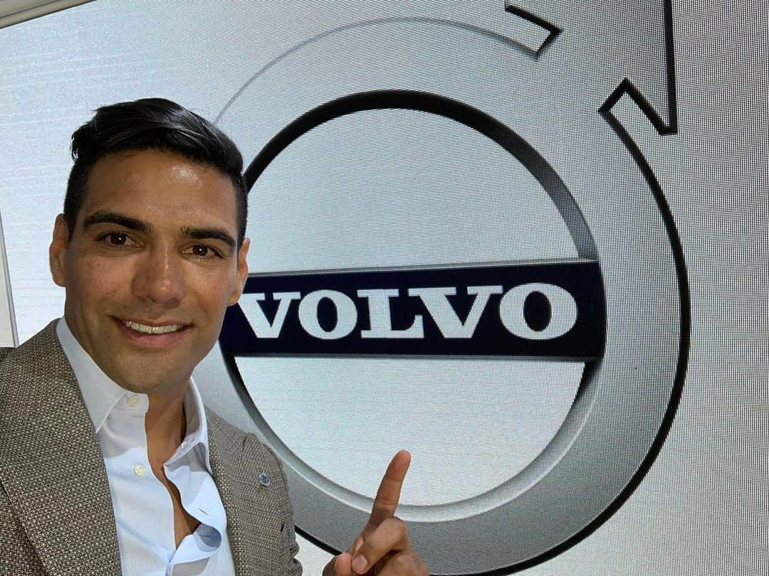 ラダメル・ファルカオさんのインスタグラム写真 - (ラダメル・ファルカオInstagram)「Orgulloso de ser parte del equipo @volvocarco Agradezco a toda la compañía por su amabilidad anoche e igualmente a todos los periodistas y amigos que nos acompañaron. Un abrazo para todos.」7月20日 1時43分 - falcao