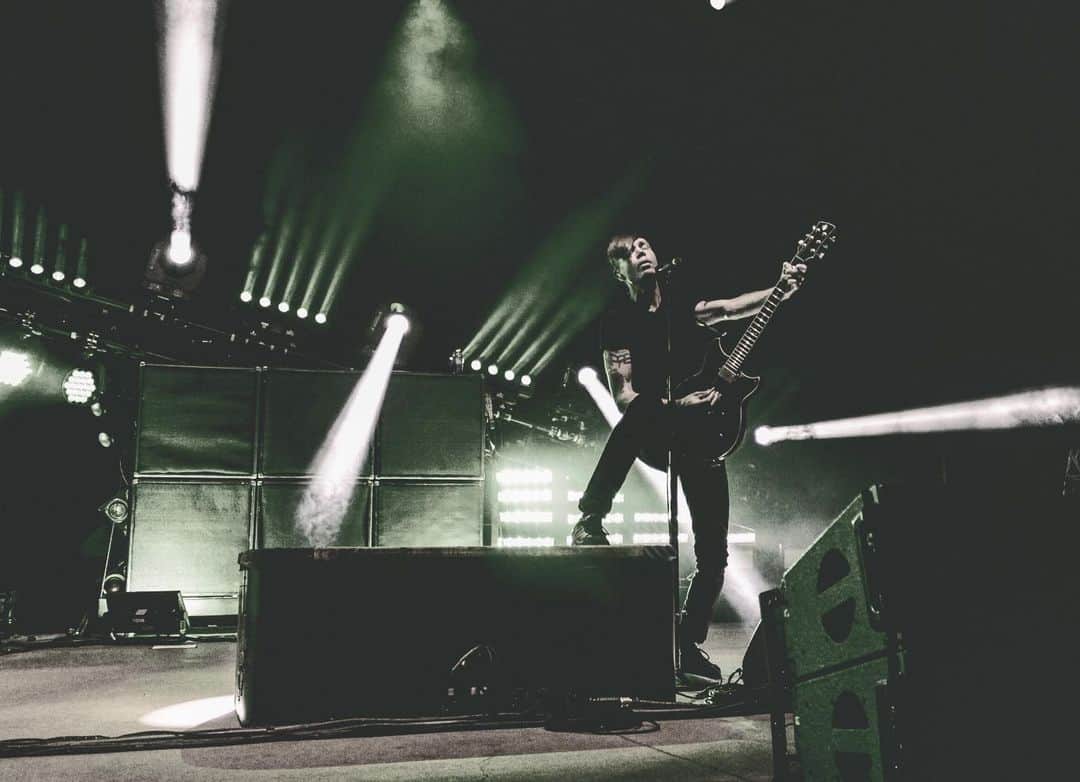 のインスタグラム：「Which songs do you want to hear when we hit the road with @smashingpumpkins and Noel Gallagher’s High Flying Birds? Afireinside.net | 📷: @scatteredpictures87」