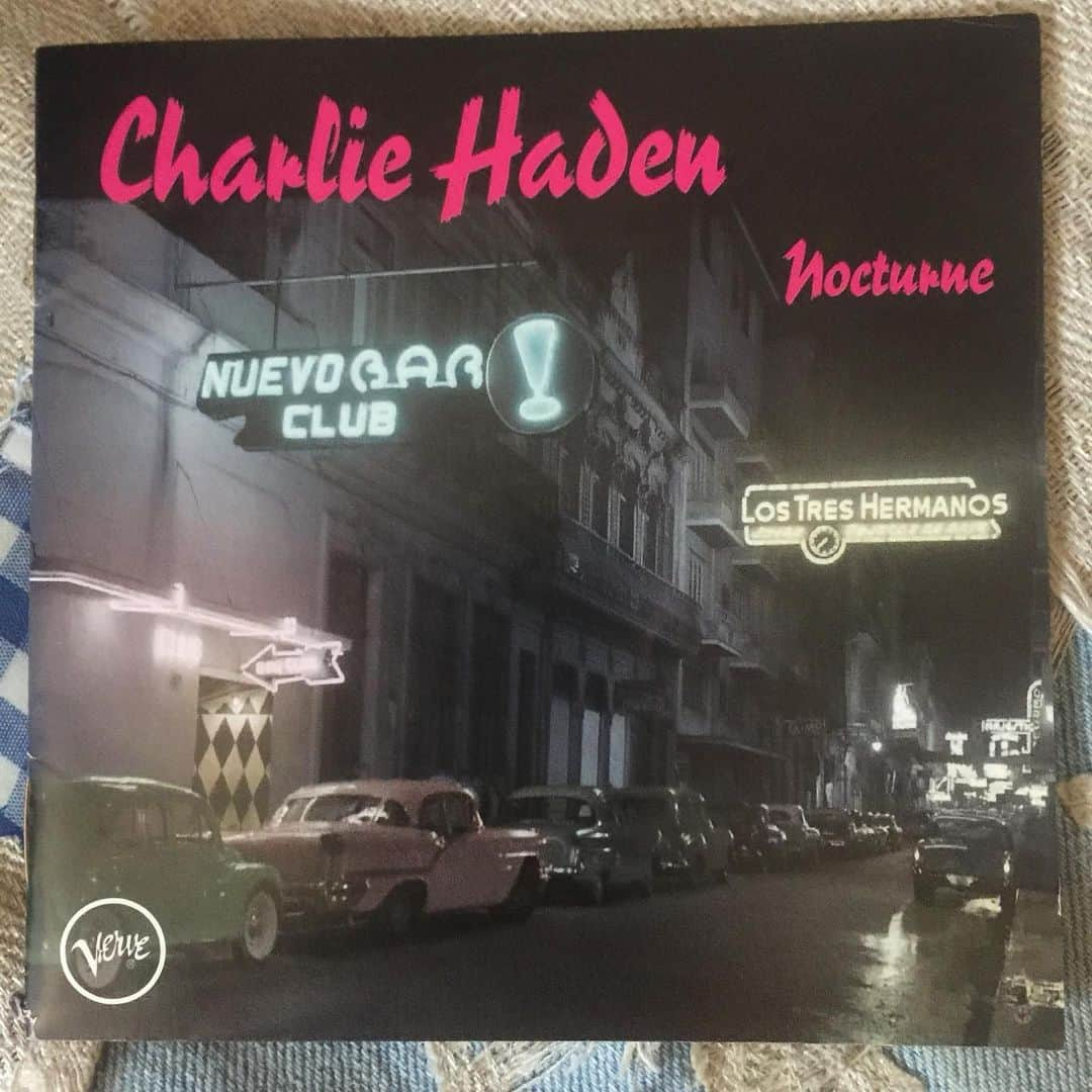 エイミー・セダリスさんのインスタグラム写真 - (エイミー・セダリスInstagram)「Nothin’ like listening to some #charliehaden & #gonzalorubalcaba #Nocturne」7月20日 1時46分 - amysedaris