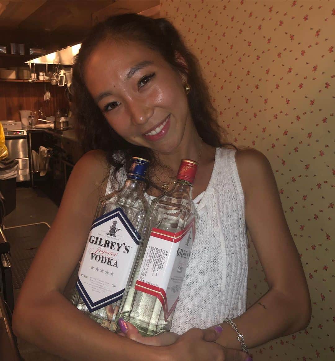 UlalaGirlのインスタグラム：「Twins mom♥️💙」