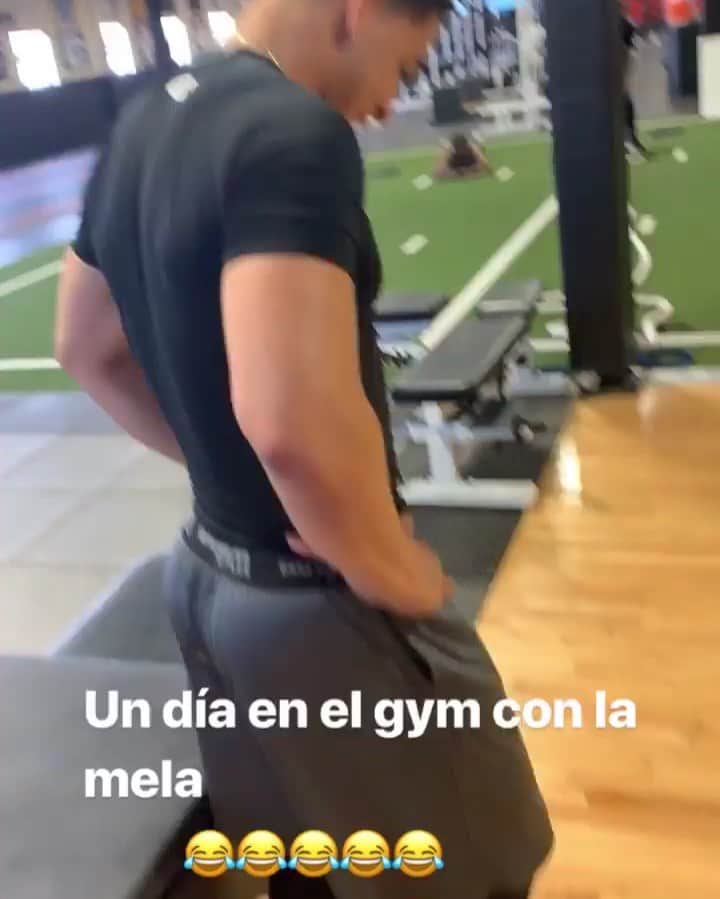 ホセ・レイエスのインスタグラム：「En IG todos son Rambo @yaya_hacks @elcalard @oli_tavares @aquinoc_15 🤢🤢🤢 @papcstrong 😂」