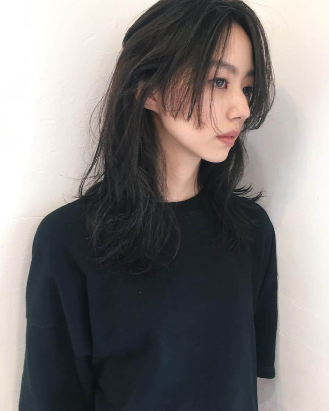 Shiho Sasakiさんのインスタグラム写真 - (Shiho SasakiInstagram)「ヘアーのUP見たいです✨と DM等いくつか頂いたので載せますね💈 なんと言ってもcutがポイントで 頬骨を隠すくらいの、やや前下りのバングだよ☝️ #hair#tetro」7月20日 11時44分 - shihomurata0718