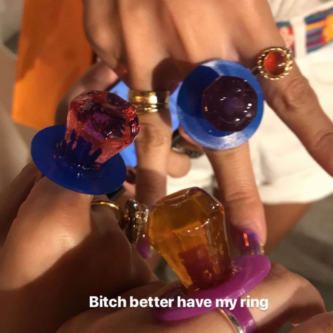 UlalaGirlのインスタグラム：「💍💖」