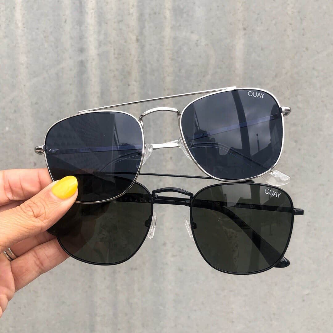 quayaustraliaさんのインスタグラム写真 - (quayaustraliaInstagram)「Bring out the sun with HELIOS ☀️ Tap to shop our new style HELIOS in silver/navy and black/green 😎 #QUAYAUSTRALIA」7月20日 12時01分 - quayaustralia