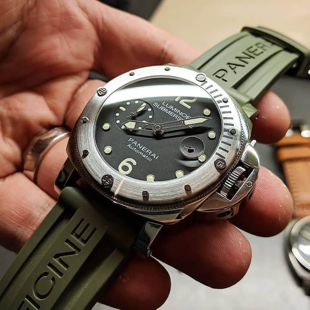 パネライのインスタグラム：「I know it’s a rehash if the original #PAM24. But the #PAM1024 is still a sexy sub after all these years. Pic by @azcii #paneraicentral」