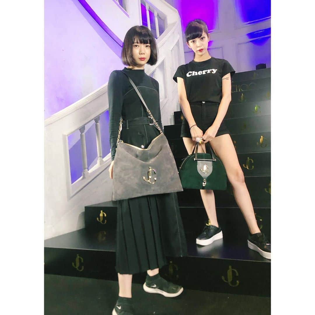 中川ジュリアのインスタグラム：「👜💕 @jimmychoo」