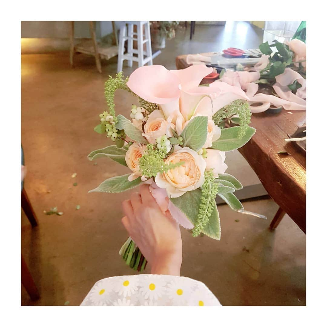 ヘリム さんのインスタグラム写真 - (ヘリム Instagram)「우리 새언니 부케는 내가 만든다!🌸 @oonyongii @wootaekwon 결혼축하합니다‼ My brother is getting married today. What a special day it is today!💝」7月20日 13時01分 - wg_lim