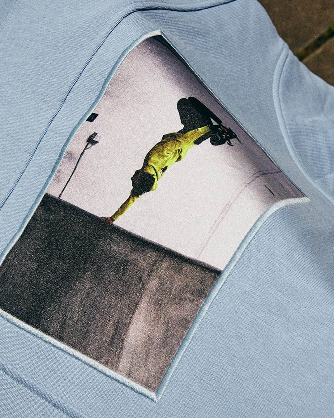 HYPEBEASTさんのインスタグラム写真 - (HYPEBEASTInstagram)「@hypebeaststyle: “The vision behind the range was to give fashion and skate enthusiasts alike a rare glimpse into my life before and beyond skating.” Skate legend @tonyhawk is back with a nine-piece capsule collection inspired by his Californian roots. The garments feature photography taken by @antoncorbijn4real, who captures Hawk in a series of rare and intimate moments. The collection is available now exclusively at @brownsfashion, priced from $79 USD for T-shirts to $169 USD for hoodies.  Photo: @brownsfashion」7月20日 4時09分 - hypebeast