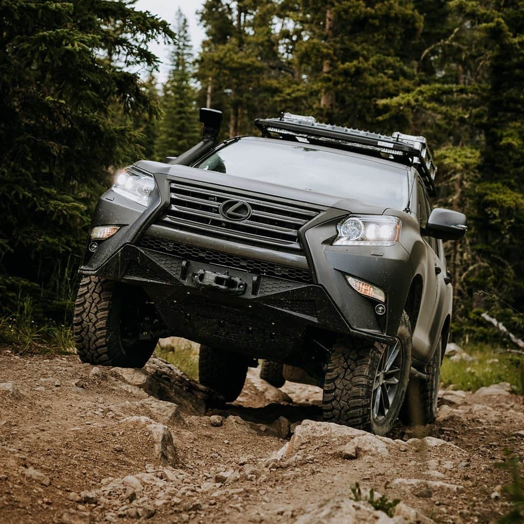 Lexus USAさんのインスタグラム写真 - (Lexus USAInstagram)「This weekend, escape the routine and indulge your wanderlust spirit. #GXOR Concept Build #LexusGX #Offroad #Offroading #FJSummit」7月20日 4時27分 - lexususa