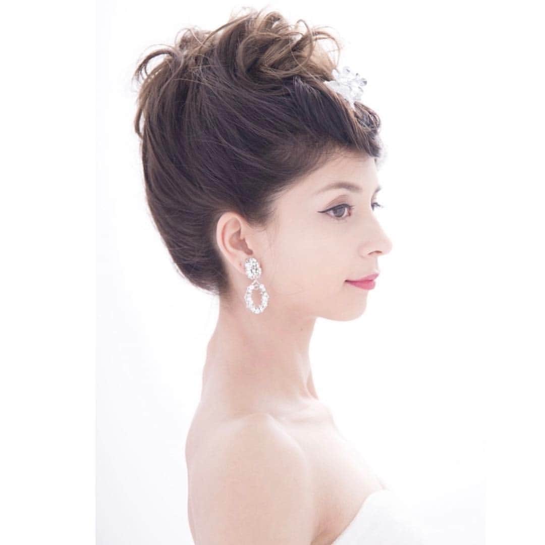 ステレオブライダル〈ヘアメイク〉のインスタグラム：「✴︎ #bridal #wedding #shooting #photo #hairmake #hair #make #hairmakestereo」