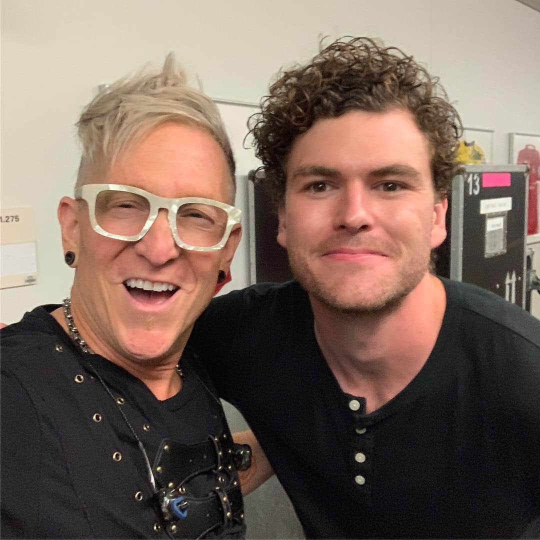 マーク・シュルマンさんのインスタグラム写真 - (マーク・シュルマンInstagram)「Hanging with James aka @vancejoy right after he and his band rocked #berlin #olympicstadium on our way to the stage!!! @markyplanet」7月20日 5時00分 - markyplanet