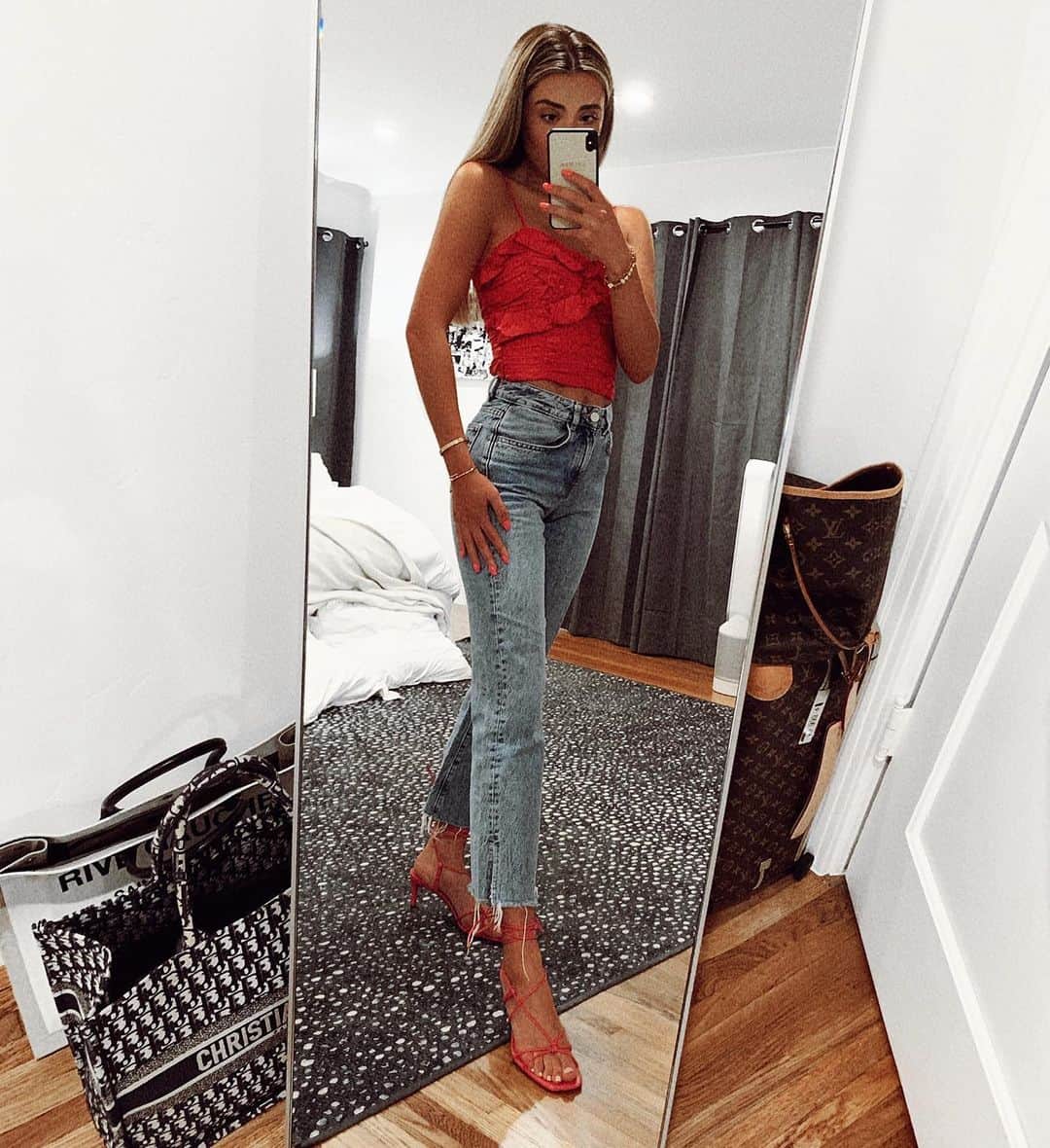 Lauren Elizabethのインスタグラム：「Accidentally had a Pink moment last night ❤️💗💕」