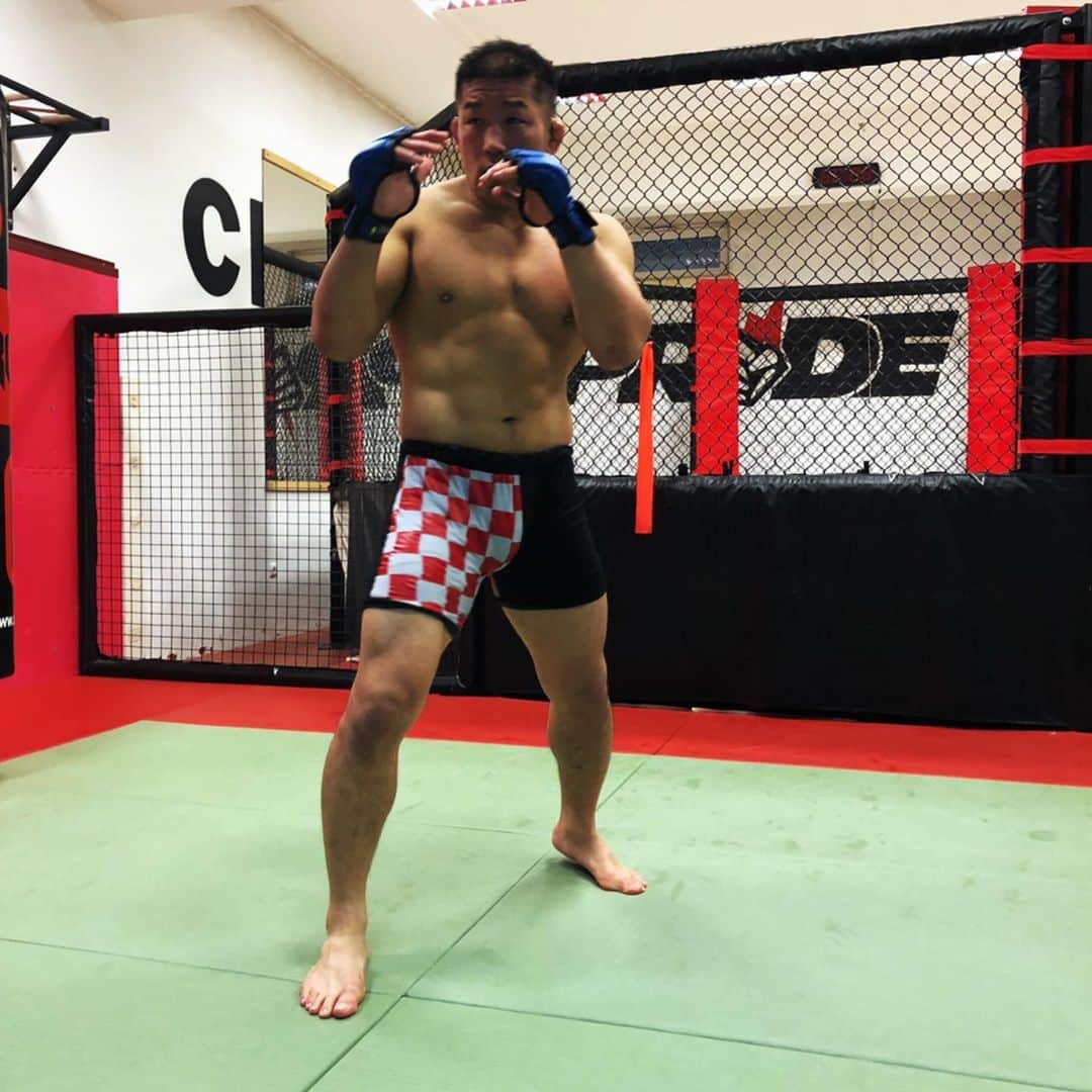石井慧さんのインスタグラム写真 - (石井慧Instagram)「I’m ready for next fight @pflmma on August 8th. I feel great by New shorts from Šef  #crocopteam #croatia #zagreb #checker #mma #fight #satoshiishii #croatian #wrestling #sambo #judo #bjj #grappling #mikkelsonbjj @kmikkelsonbjj」7月20日 5時16分 - satoshiishii0141