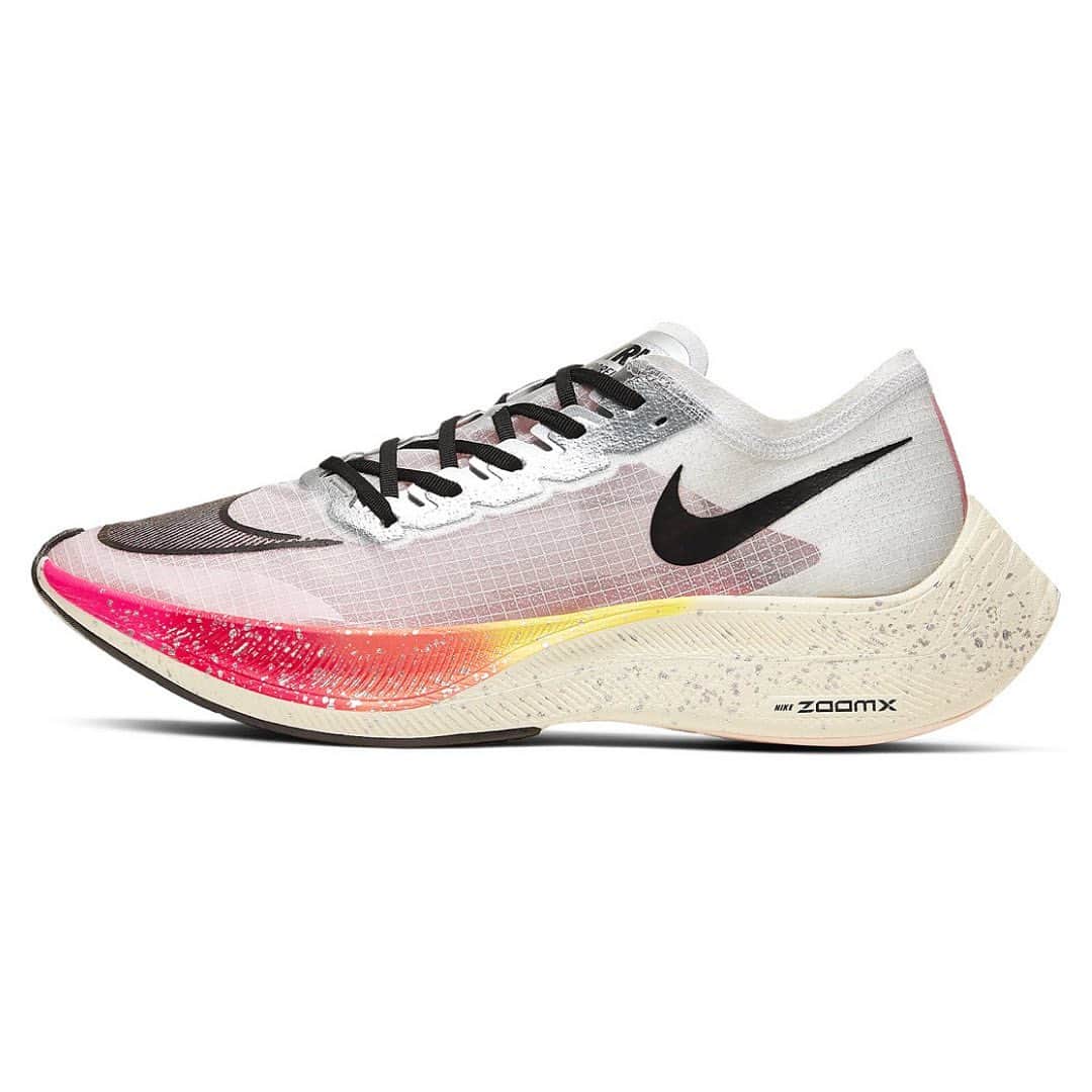 HYPEBEASTさんのインスタグラム写真 - (HYPEBEASTInstagram)「@hypebeastkicks: The @nike ZoomX Vaporfly NEXT% runner is back with a colorful “Be True” makeover. Celebrating the LGBTQIA+ community, the sneaker features Gilbert Baker’s iconic rainbow flag translated into a gradient design. The special release is available now to Nike+ members at @nike online for around $310 USD.  Photo: Nike」7月20日 5時16分 - hypebeast