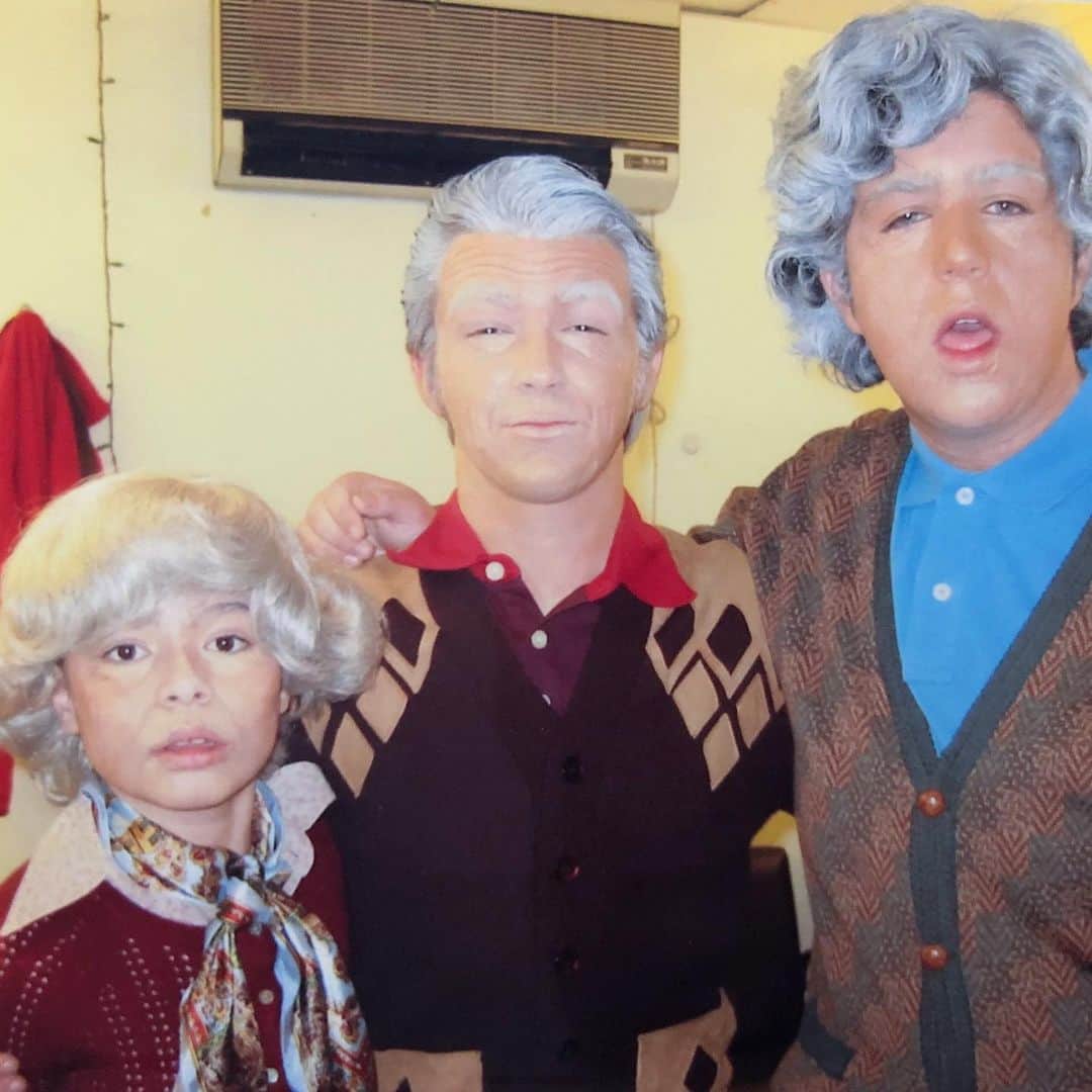 ミランダ・コスグローヴのインスタグラム：「I was gonna join in and turn a pic of myself into an old version of me but @shuapeck brought to my attention that we already got to see ourselves as elderly people in 2005 😂 #eldery #onceisenough」