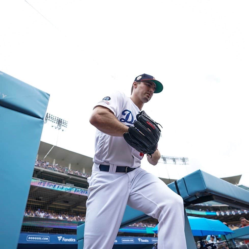 ロス・ストリップリングさんのインスタグラム写真 - (ロス・ストリップリングInstagram)「Good to be back in LA! #Dodgers」7月20日 5時50分 - ross_stripling