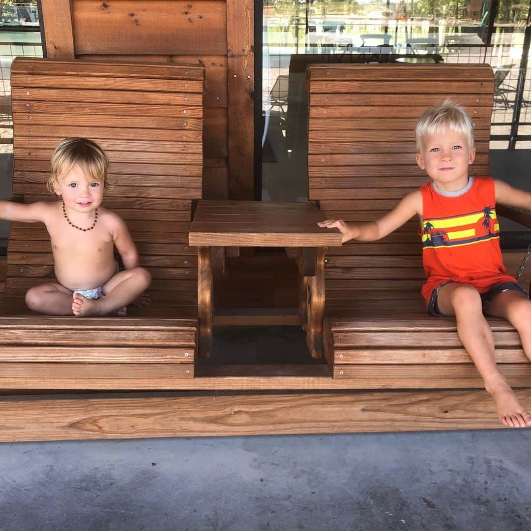 Bethany Hamiltonさんのインスタグラム写真 - (Bethany HamiltonInstagram)「So much fun this week with da girls, my family and the surfboard!!!! This is the place to get surfed out soooo fast!!! I’m super tired... 😁 Tobias and Adam were ripping too! Wesley was stoked on swimming!Just so much fun fun fun! Go to last slide to see Adam ripping!!! He’s progressed so much last 5 years!!! Yayyy 🤙🏽☀️🔥🌊🏄🏼‍♀️🥳 @alanarblanchard @leilahurst @camillebrady 😘 @bsrsurfresort」7月20日 5時57分 - bethanyhamilton