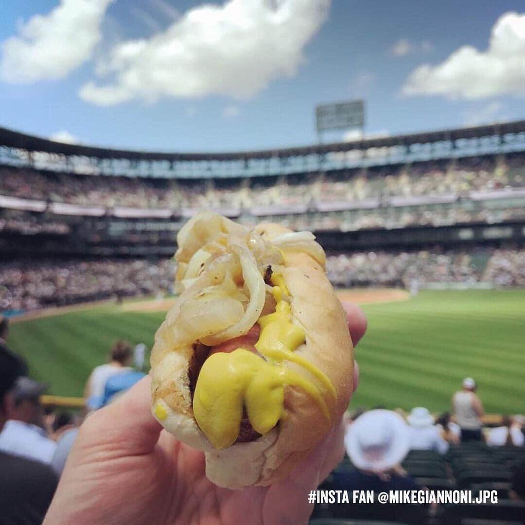 ジョンソンヴィルのインスタグラム：「#FBF to some of our favorite #July4th fan shares. If these don't get you inspired for weekend plans, good luck finding it! #YouCantSpellSausageWithoutUSA #BetterWithSausage」