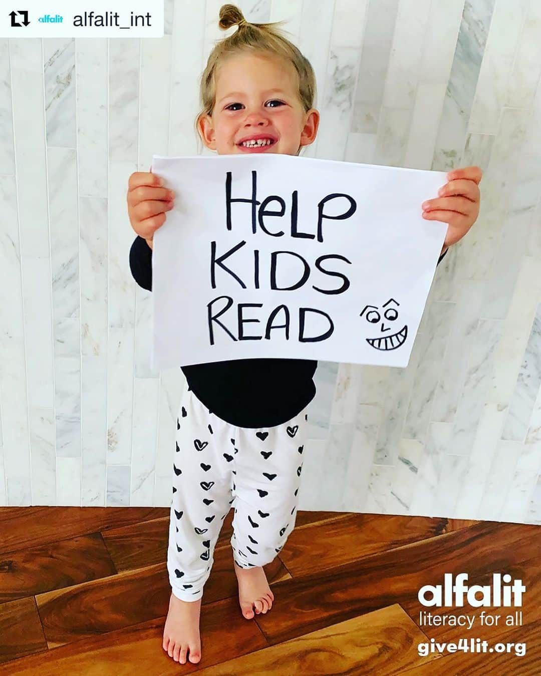 Peta Murgatroydさんのインスタグラム写真 - (Peta MurgatroydInstagram)「Every child should be able to read a book! 📚 My baby Shai (Shoosh-Poosh), Alfalit’s youngest celebrity ambassador, wants you to help us! 🙌 It’s easy, just go to 👉give4lit.org」7月20日 6時29分 - petamurgatroyd