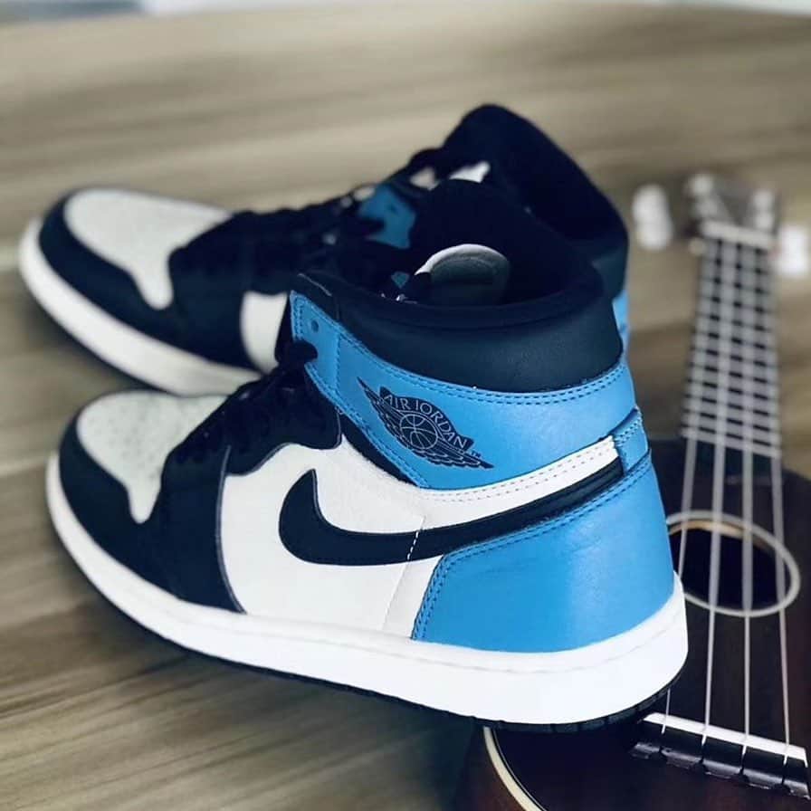 Sneaker News x Jordans Dailyさんのインスタグラム写真 - (Sneaker News x Jordans DailyInstagram)「The Jordan 1 getting some University Blue paint 👀 How do you feel about the navy overlays? #jordansdaily」7月20日 6時47分 - jordansdaily