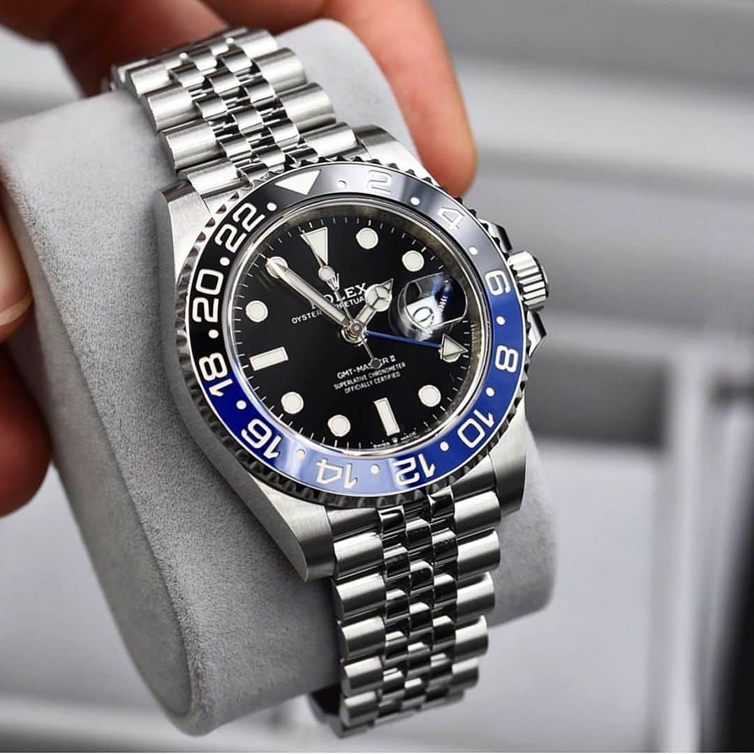 Daily Watchさんのインスタグラム写真 - (Daily WatchInstagram)「The 2019 Rolex GMT-Master II Batman with Jubilee bracelet 👌🏼 Photo by @rockefellersjewellers」7月20日 6時52分 - dailywatch