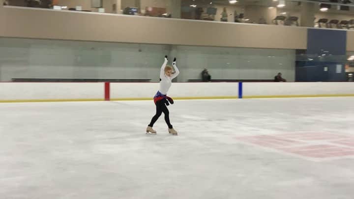 エリスカ・ブレジノワのインスタグラム：「Sneak peak of new short program ☺️😛 🎶 Never Tear Us Apart - Bishop Briggs  Choreographed by @mishage8」