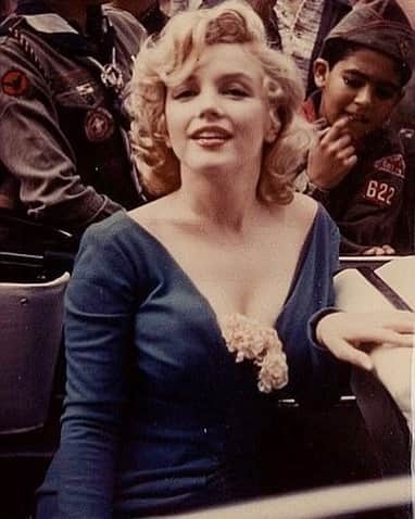 マリリン・モンローのインスタグラム：「Rare pic of Marilyn✨💙」
