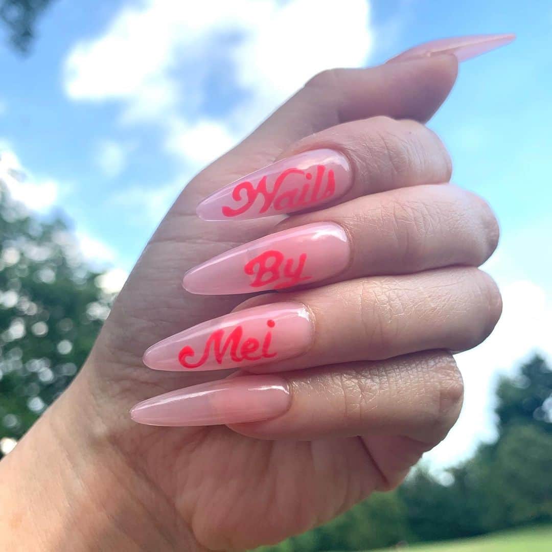 Mei Kawajiriさんのインスタグラム写真 - (Mei KawajiriInstagram)「Sheer pink ( using @pregelofficial #s059 ) with Neon red  #nailsbymei」7月20日 7時36分 - nailsbymei