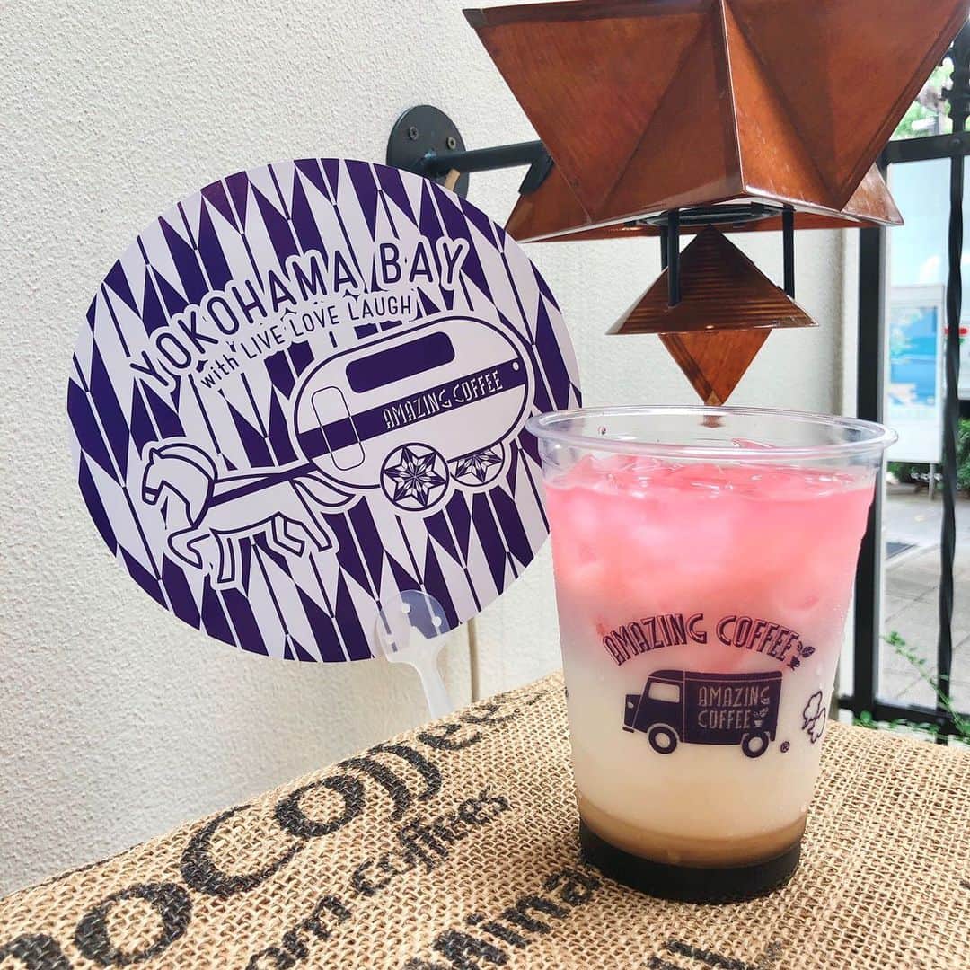 AMAZING COFFEEさんのインスタグラム写真 - (AMAZING COFFEEInstagram)「. ✡️YOKOHAMA BAY with LIVE LOVE LAUGH✡️ . 暑さが戻ってきましたね…😵☀️💦 . 横浜店では、そんな時でも涼しくなれる『ハイカラセット』をご用意しております💁‍♂️✨ . ハイカラで涼しい夏をお楽しみください☺️✨ . #AMAZINGCOFFEE #coffee #YOKOHAMABAY #LIVELOVELAUGH #AMeCO #アメコ #横浜 #ハイカラ」7月20日 8時00分 - amazing_coffee_official