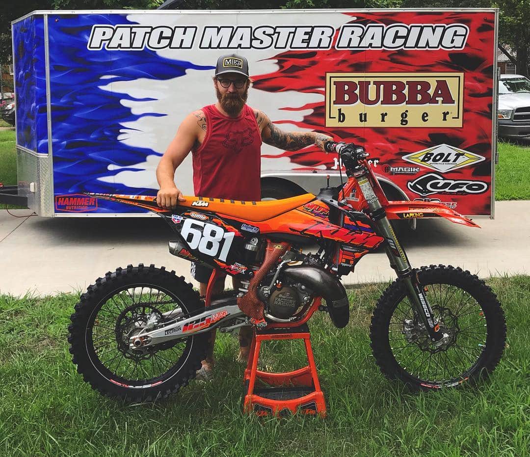Racer X Onlineさんのインスタグラム写真 - (Racer X OnlineInstagram)「Privateer Jeff Crutcher (@rippinruts) is working on a cool video idea using fan submitted footage and is requesting your help. Read about that, and more, in this week’s RACERHEAD. | 🔗 in bio.」7月20日 8時02分 - racerxonline