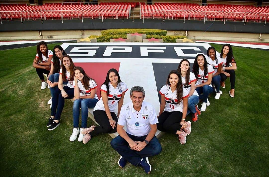 São Paulo FCさんのインスタグラム写真 - (São Paulo FCInstagram)「Saca essa: São Paulo/Barueri é o novo time de vôlei feminino na temporada 2019/2020 🏐🇾🇪」7月20日 8時26分 - saopaulofc