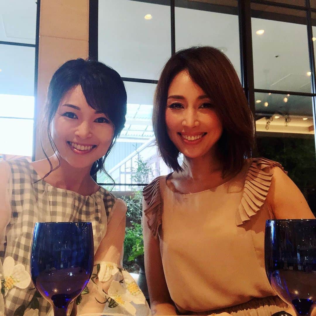 のインスタグラム：「だーいすきな @ayako__miyata 宮田綾子ちゃんとランチ♡ 写真、逆光やったわ。 いろんな話ができて楽しかった！  #藤田りえ #アナウンサー #フリーアナウンサー #宮田綾子 #インフルエンサー #インスタグラマー #美人すぎる #パスタ #カフェ #コーヒー #このあと #お気に入りの #ケーキ屋さん で #ケーキ を #買って帰ったよ ♡ #綺麗な人とつながりたい  #可愛い人と繋がりたい  #可愛いママになりたい」