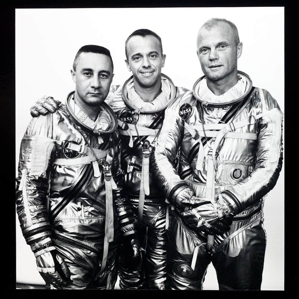 国立アメリカ歴史博物館さんのインスタグラム写真 - (国立アメリカ歴史博物館Instagram)「This Richard Avedon photograph features three history-making astronauts, but they're not the Apollo 11 astronauts. Do you know who they are? 👩‍🚀 👩‍🚀 👩‍🚀 It's Gus Grissom, Alan Shepard, and John Glenn! They were three of the astronauts involved in Project Mercury, America's first man-in-space program.  Swipe ➡️ for Avedon’s solo shot of Alan Shepard. In May 1961, Shepard became the first American in space.  Gus Grissom followed Shepard, launched into suborbital flight in July 1961. He later became the first NASA astronaut to fly into space twice.  In February 1962, John Glenn (right) became the first American to orbit the Earth. Swipe ➡️➡️ to see a button commemorating the event.  #Apollo11 #Apollo50 #Apollo11At50 #BlackAndWhitePhotography #RichardAvedon #JohnGlenn #AlanShepard #GusGrissom #Mercury7 #AmericanHistory #SpaceHistory #SciComm #PhotographyHistory」7月20日 8時36分 - amhistorymuseum