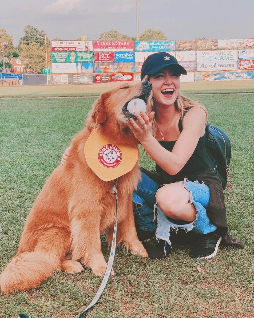 クリスシー・コスタンザさんのインスタグラム写真 - (クリスシー・コスタンザInstagram)「BEST NIGHT! Thank you @batdogrookie for having me as your guest at the @trentonthunder game tonight and letting me throw out the first pitch! ♥️」7月20日 8時41分 - chrissycostanza