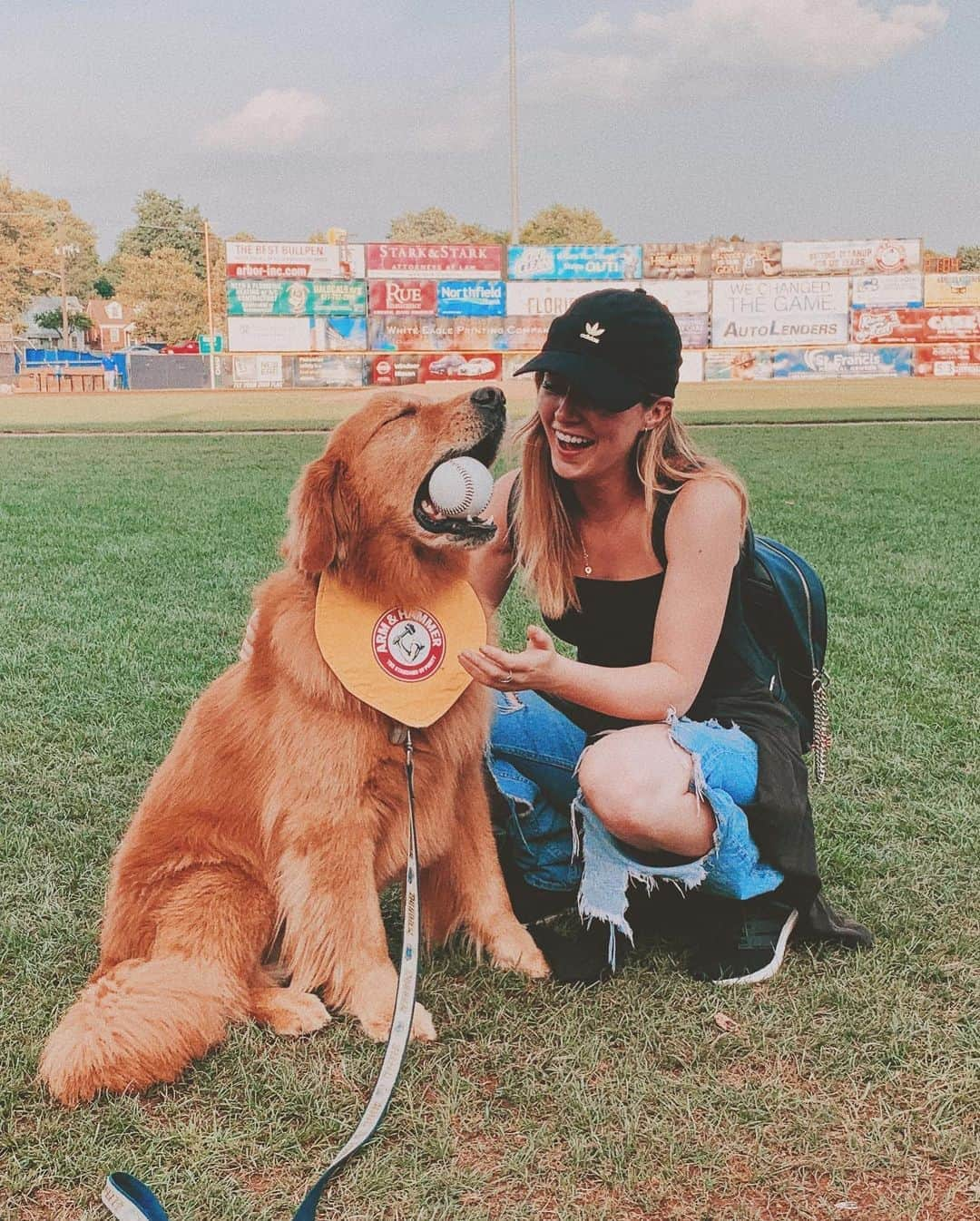 クリスシー・コスタンザさんのインスタグラム写真 - (クリスシー・コスタンザInstagram)「BEST NIGHT! Thank you @batdogrookie for having me as your guest at the @trentonthunder game tonight and letting me throw out the first pitch! ♥️」7月20日 8時41分 - chrissycostanza