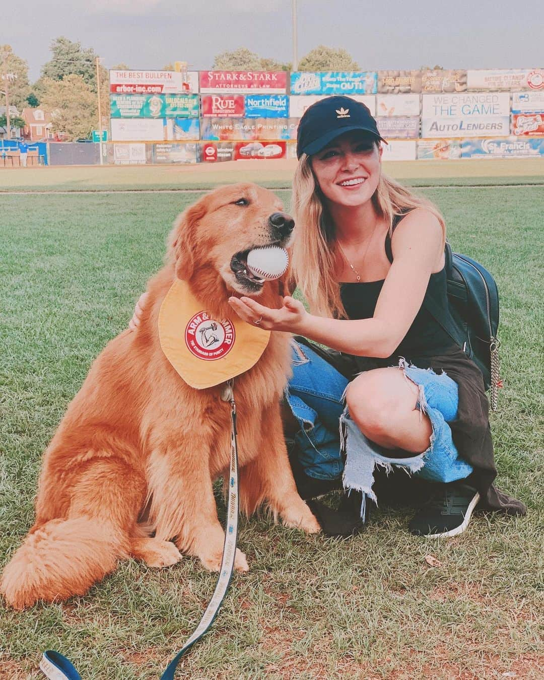 クリスシー・コスタンザさんのインスタグラム写真 - (クリスシー・コスタンザInstagram)「BEST NIGHT! Thank you @batdogrookie for having me as your guest at the @trentonthunder game tonight and letting me throw out the first pitch! ♥️」7月20日 8時41分 - chrissycostanza