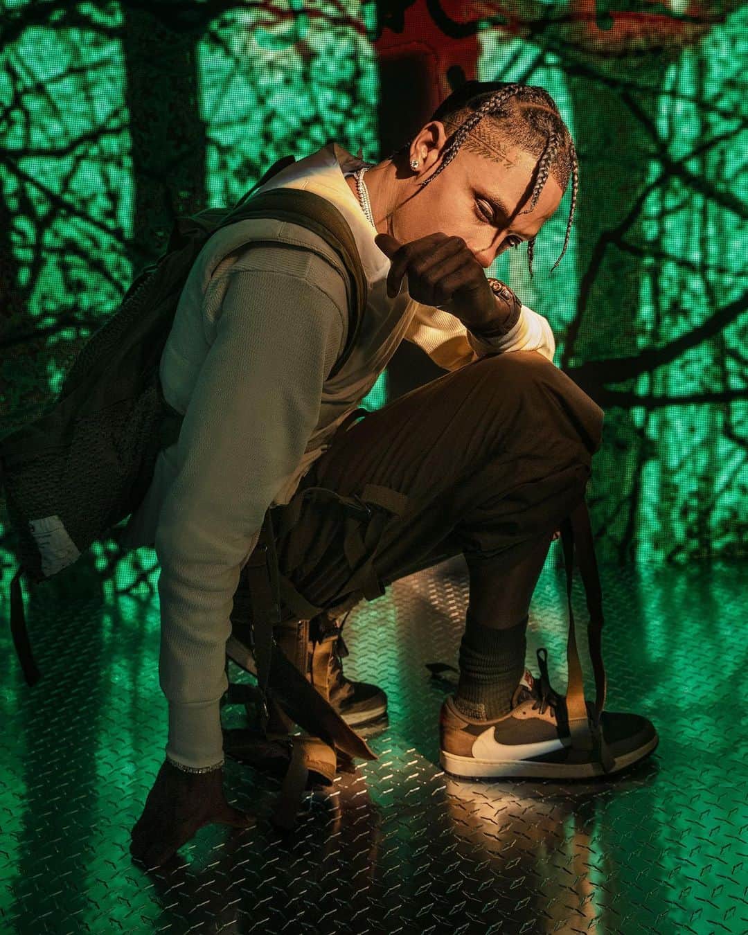 Jordanのインスタグラム：「Run it back. @TravisScott returns with🌵on the #AirJordan I Low.」