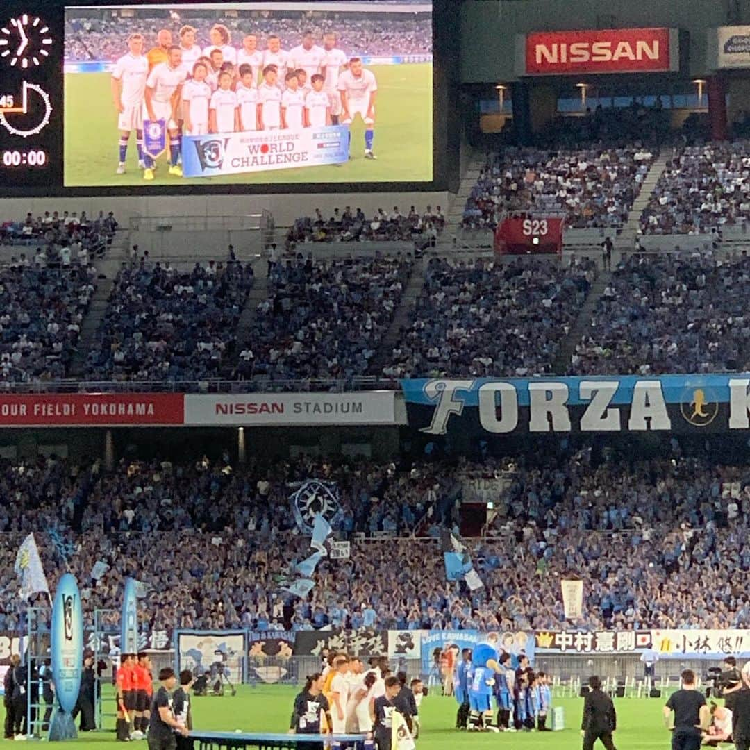 楠紗友里さんのインスタグラム写真 - (楠紗友里Instagram)「#⚽️ 昨夜あのチェルシーが、日産スタジアムに！🌟✨ ちなみんが大好きなダビド・ルイス選手と、ジルー選手のプレーを拝めて大興奮でしたああ😭🙌 前から2列目というかなりの良席にも感謝😆♪ そして来週はついに…😍😍❣️ #横浜 #日産スタジアム #jリーグ #川崎フロンターレ #premierleauge #chelseafc  #football #soccer #game #sports #bigfan #lol #数少ない海外サッカー仲間 #必ず現地観戦しよう #東京2020への道 #さゆスポ」7月20日 9時08分 - sayuri_kusunoki