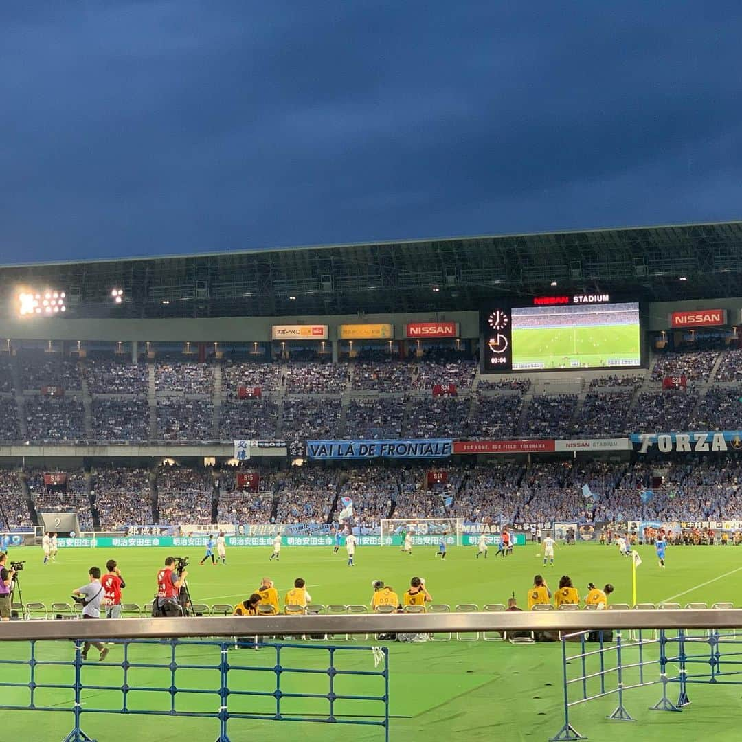 楠紗友里さんのインスタグラム写真 - (楠紗友里Instagram)「#⚽️ 昨夜あのチェルシーが、日産スタジアムに！🌟✨ ちなみんが大好きなダビド・ルイス選手と、ジルー選手のプレーを拝めて大興奮でしたああ😭🙌 前から2列目というかなりの良席にも感謝😆♪ そして来週はついに…😍😍❣️ #横浜 #日産スタジアム #jリーグ #川崎フロンターレ #premierleauge #chelseafc  #football #soccer #game #sports #bigfan #lol #数少ない海外サッカー仲間 #必ず現地観戦しよう #東京2020への道 #さゆスポ」7月20日 9時08分 - sayuri_kusunoki