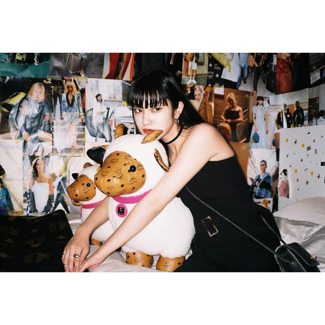 北澤舞悠（まゆちる）のインスタグラム：「MCM Ginza Haus1に お邪魔しました アート、カルチャーを感じれる 空間とても素敵でした🧸 @mcmjapan  #mcm #mcmjapan #mcmtokyo #pr」
