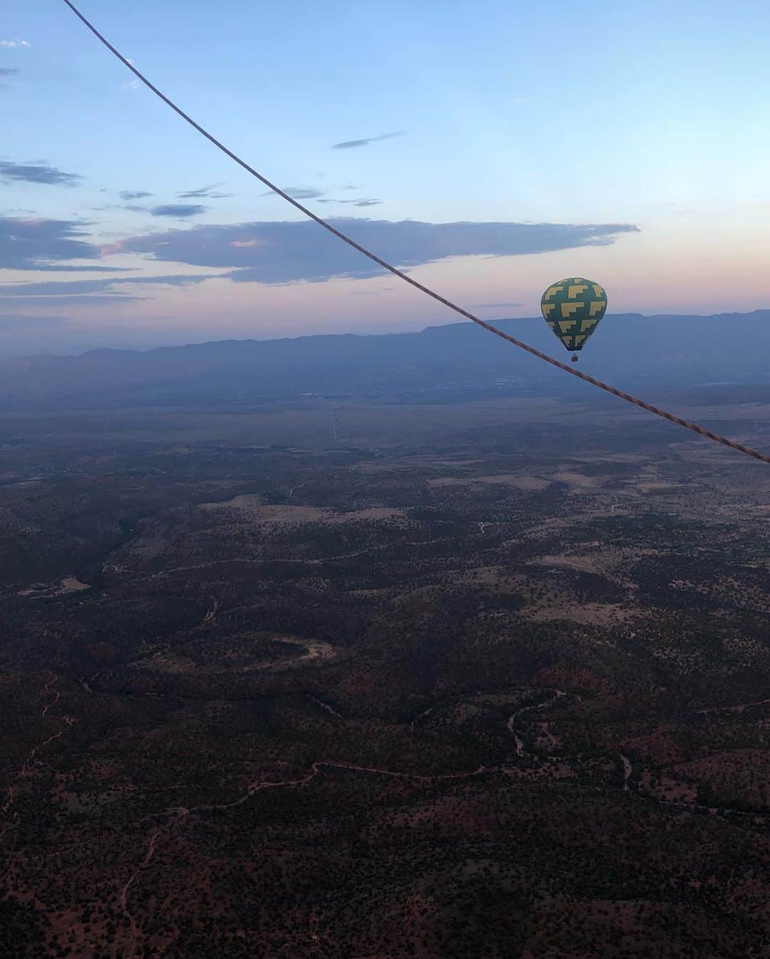 アリー・レイズマンさんのインスタグラム写真 - (アリー・レイズマンInstagram)「Hot air balloon happiness... conquering my fear of heights 💪 It was an unforgettable experience. I’m so happy I did it.」7月20日 9時34分 - alyraisman