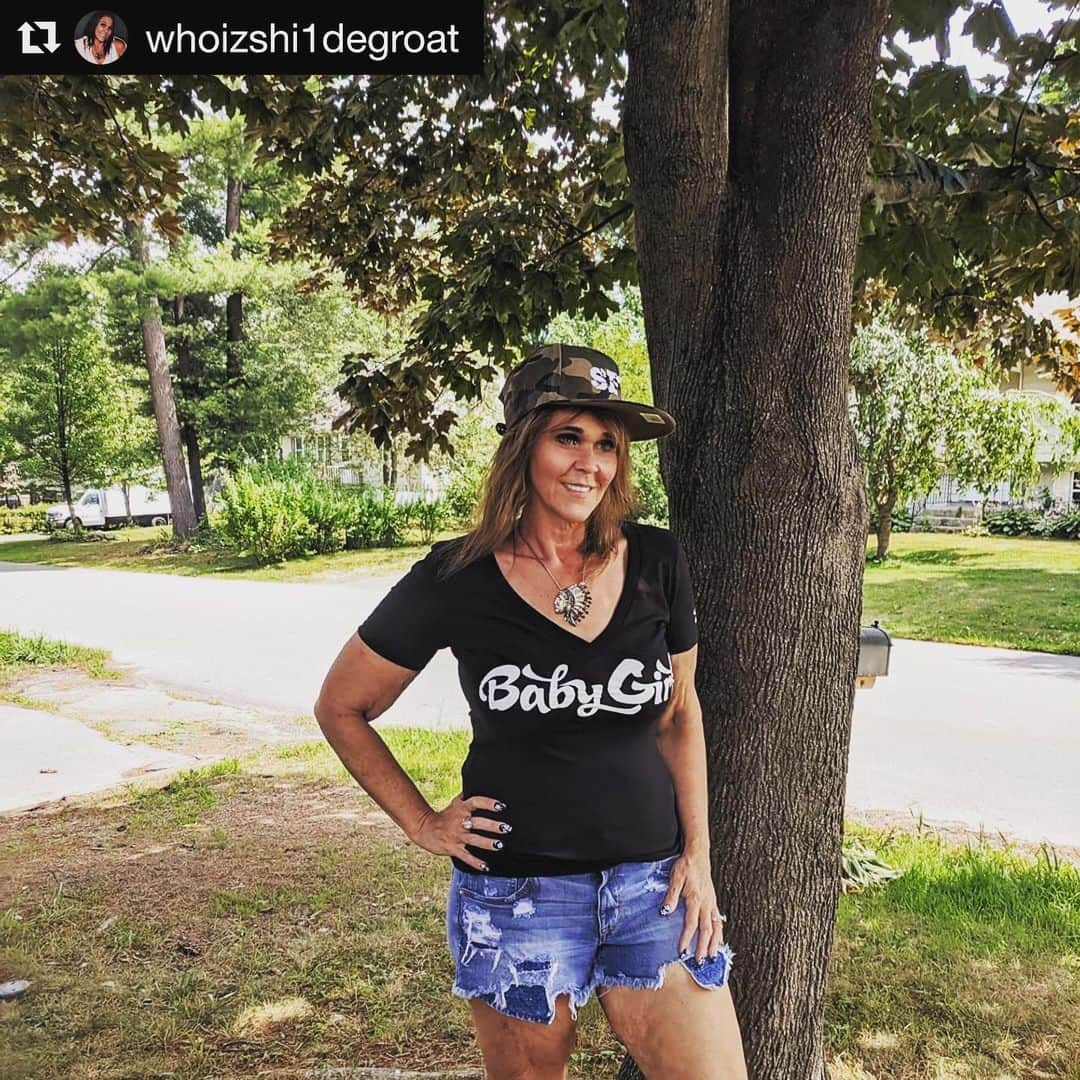 シェマー・ムーアさんのインスタグラム写真 - (シェマー・ムーアInstagram)「#BGOTD BABY GIRL OF THE DAY!!!! Show some love for the SILLY n SEXY @whoizshi1degroat reppin’ her Baby Girl SWAG in style!! Much Love to you ❤️ and Thank you for the SUPPORT in the FIGHT against MS (Multiple Sclerosis) 👊🏽💪🏽😘😘 // get your favorite Baby Girl Gear at www.babygirlbysfm.com// . . . #Repost @whoizshi1degroat ・・・ Reppin me some  #bg gear ALWAYS supporter for  MS and  @shemarfmoore 👊🏼sugaboo helping fight  and find a  cure for #multiplesclerosis 💪🏼You can help to by shopping at www.babygirlbysfm.com they got fly tees, Booty shorts, Nighty etc 🔥🔥🔥🔥 #togetherwearestronger #bgforlife #supportfindfindacure#teamshemarfmoore💋 #shemarsbg #bggear#lovemesomehim😍#journeyofadreamer ##shemarslenaapenativebg#ridewithyou Ktaholel # Anushiik 🙏🏽@thisgirllovesshemar」7月20日 9時29分 - shemarfmoore