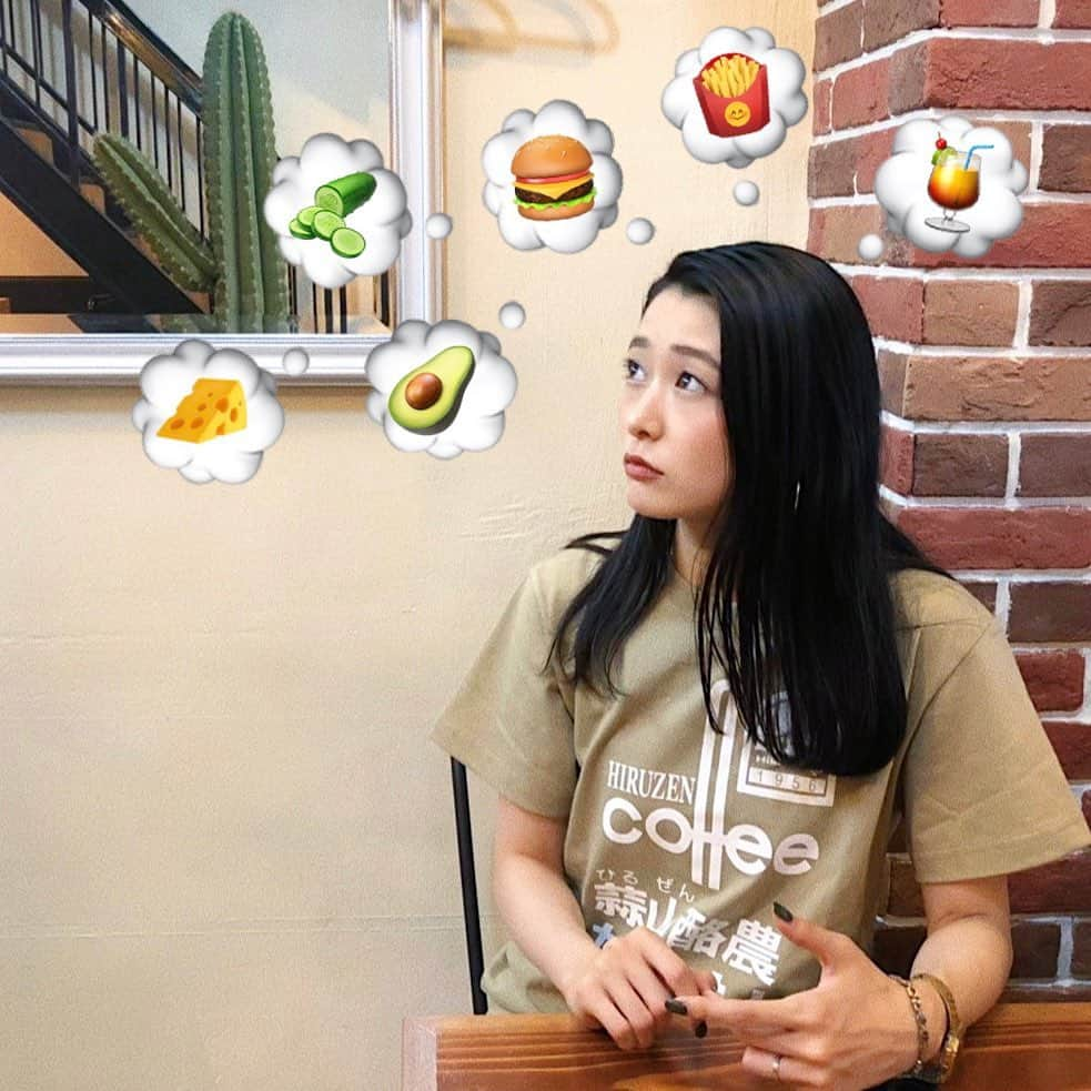 Karunaさんのインスタグラム写真 - (KarunaInstagram)「🍔🥑🧀🥒🍟 好きなだけトッピングして大満足🙌🏻 ポイントは岡山のご当地Tシャツ🐄 #RIDEDINER #LUNCH #広島カフェ #蒜山ジャージーランド #岡山 #蒜山」7月20日 9時35分 - karuna0520