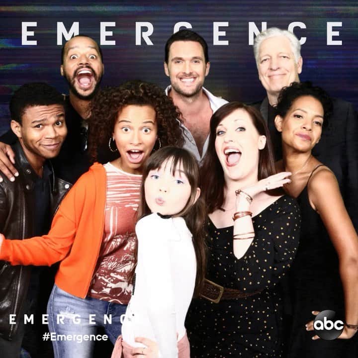 アメリカン・ブロードキャスティング・カンパニーのインスタグラム：「A new mystery emerges: where did @donald_aison & @iamrobertbailey go?😂😂 #Emergence #ABCxSDCC #SDCC」