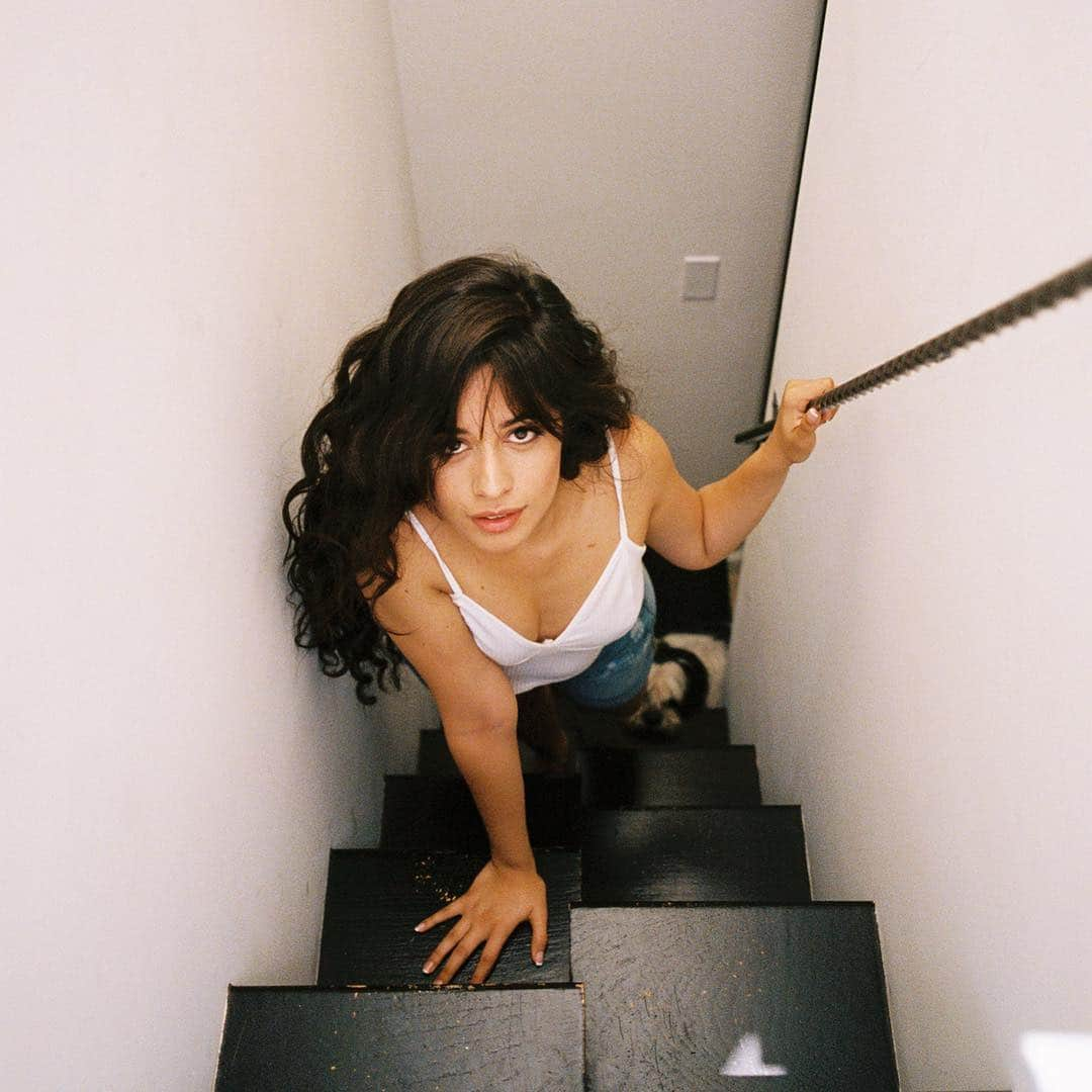 カミラ・カベロさんのインスタグラム写真 - (カミラ・カベロInstagram)「I don’t care who’s watching...」7月20日 9時49分 - camila_cabello