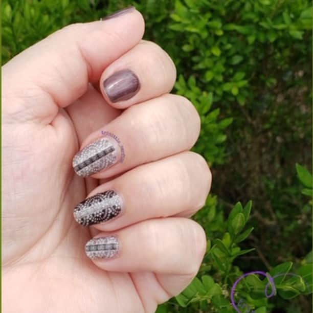 のインスタグラム：「Another glorious submission from @trinittie_smrfina ✨ . . She used Stacy Style Lacquer Strips & Aubergine TruShine Gel 💅🏼 . . What a beautiful combo 🙌🏼 . . #jamberry #jamberry2019 #lovewhatido #sisterhood #selfcare #nailfies #nailwraps #nailfie #nailart #beneyou #bossbabe #repost #manicurelove」