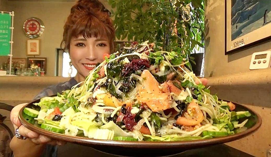 石関友梨のグルメインスタ