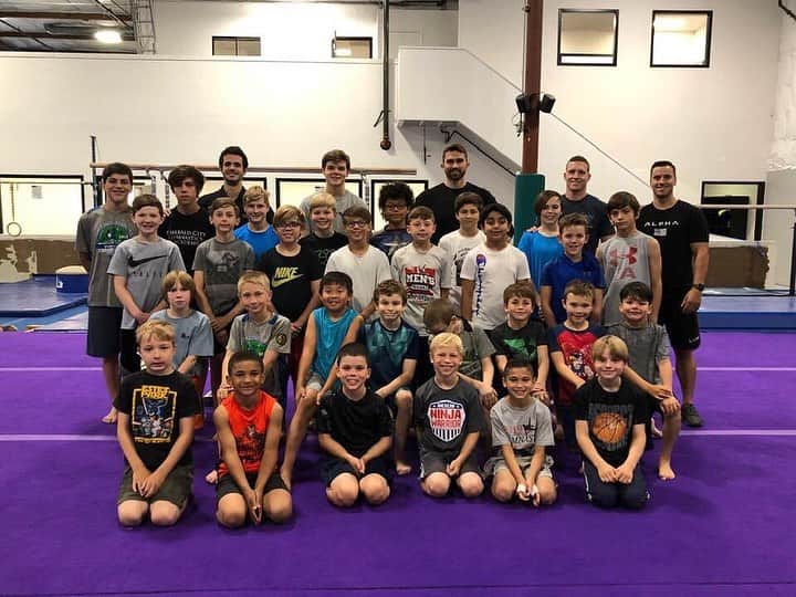 ジェイコブ・ダルトンのインスタグラム：「Always an amazing time here with @emeraldcity_gymwa ! Love coming out here and helping this group of kids. Such a great coaching staff, great ownership and a great time for camp! Thank you so much for have me  @steve_legendre out this week!! Can’t wait to be back!」