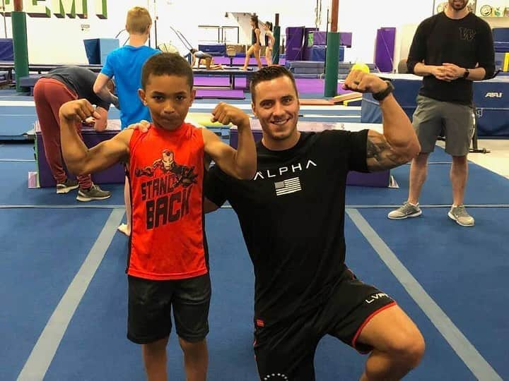 ジェイコブ・ダルトンさんのインスタグラム写真 - (ジェイコブ・ダルトンInstagram)「Always an amazing time here with @emeraldcity_gymwa ! Love coming out here and helping this group of kids. Such a great coaching staff, great ownership and a great time for camp! Thank you so much for have me  @steve_legendre out this week!! Can’t wait to be back!」7月20日 10時46分 - jake_dalton